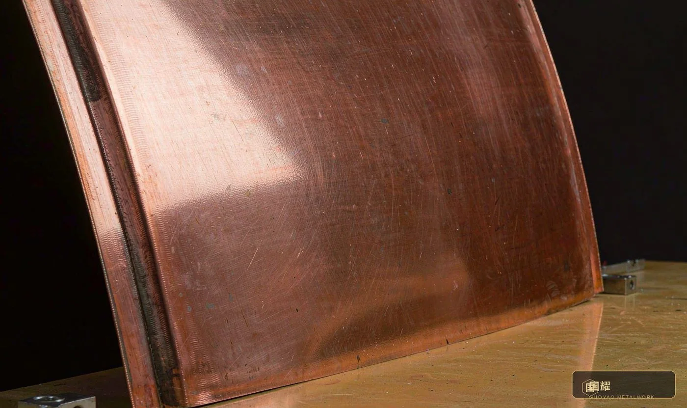 Copper T2 sheet: red-copper colour, can be patinated, needs a sealing coat