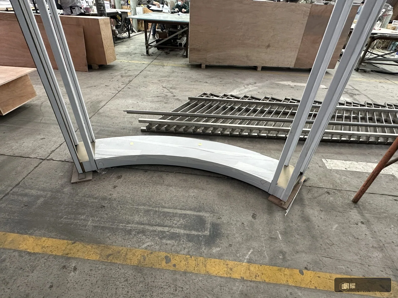 Column base to curved beam joint detail