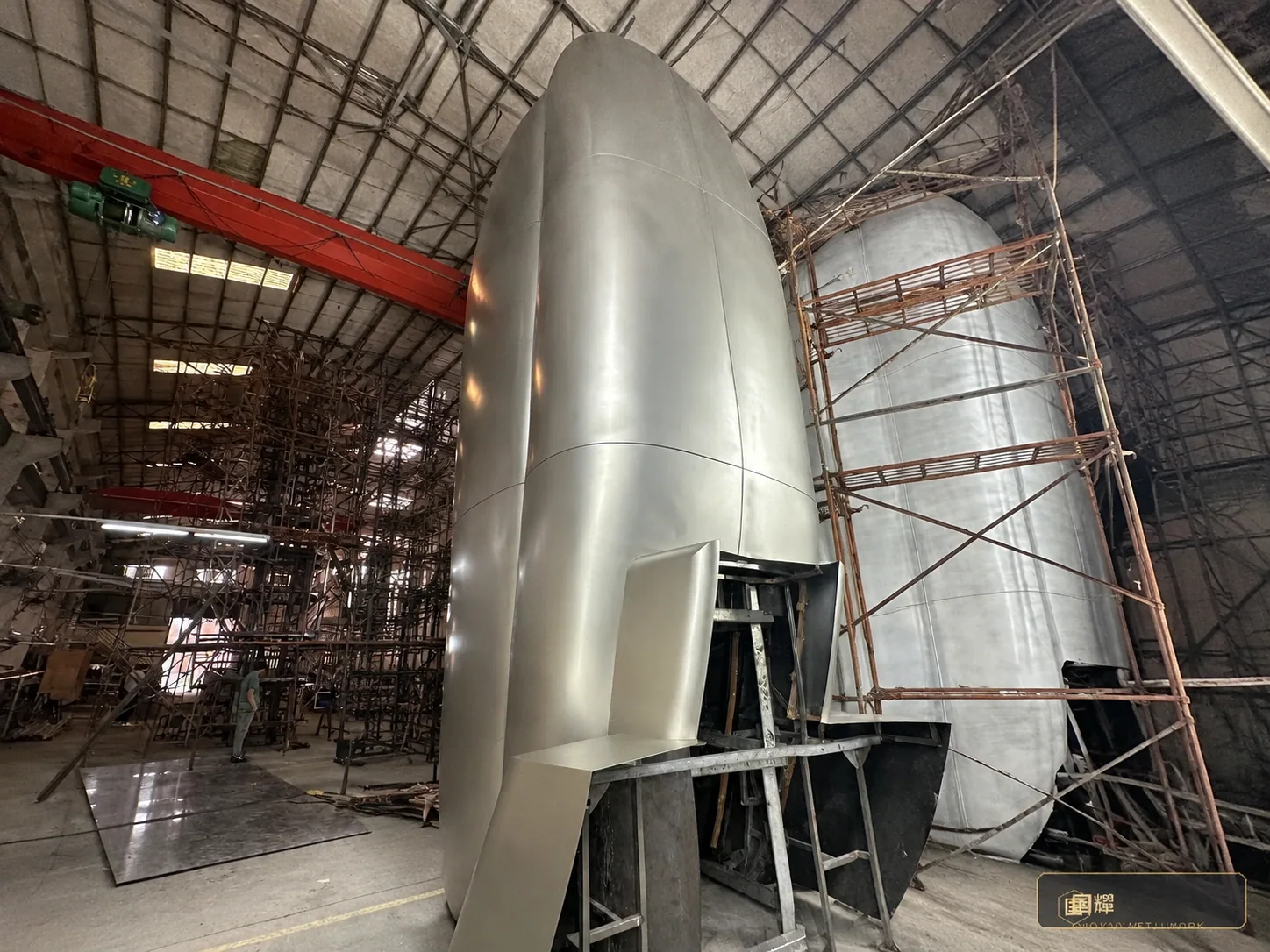 Shell seated on the frame corner