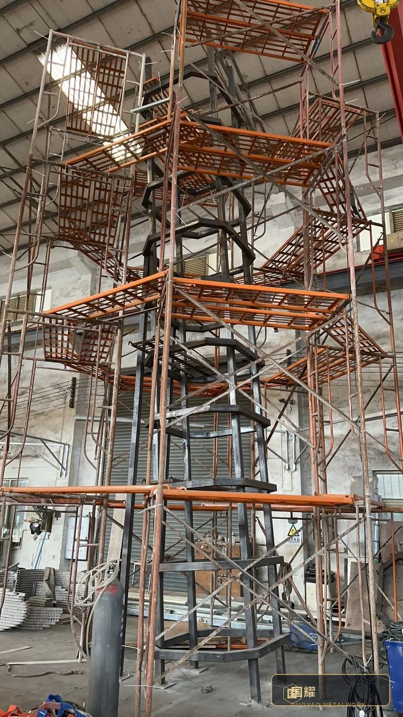 The internal ring-frame substructure inside the scaffold tower