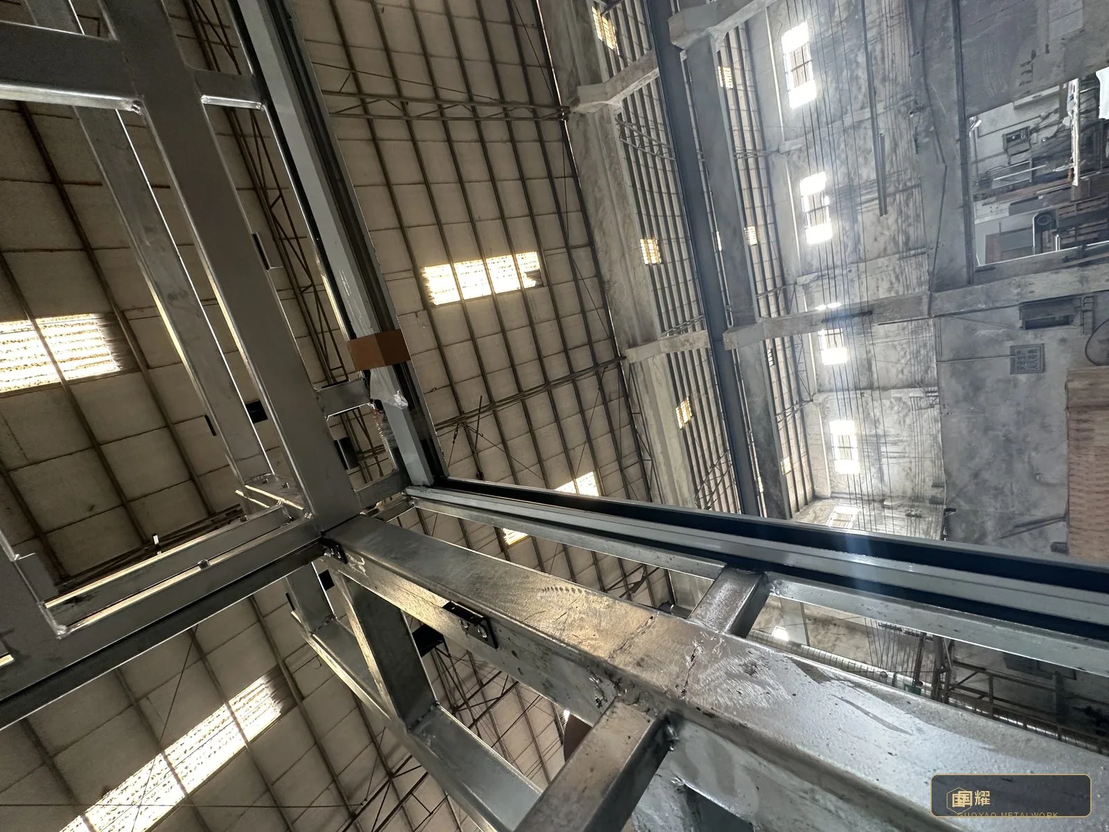 The ceiling junction closing in over the frame line.